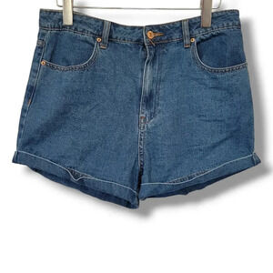 Forever 21 Los Angeles women's blue wash rainbow back pocket denim jean shorts